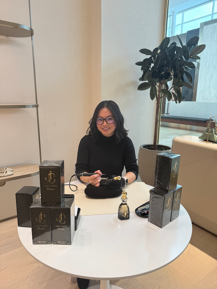 Lyna Truong, calligraphy artist